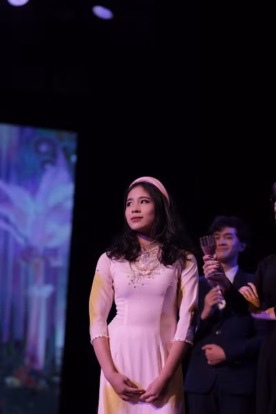 Hình ảnh trong vở kịch