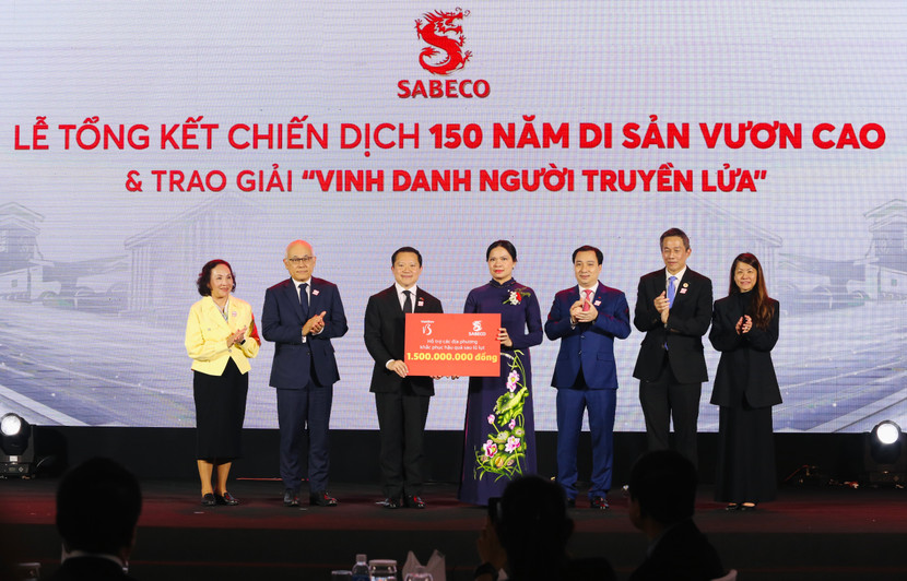 SABECO và VietBev trao tặng 1,5 tỷ đồng hỗ trợ đồng bào vùng mưa lũ Nam Trung bộ tái thiết cuộc sống