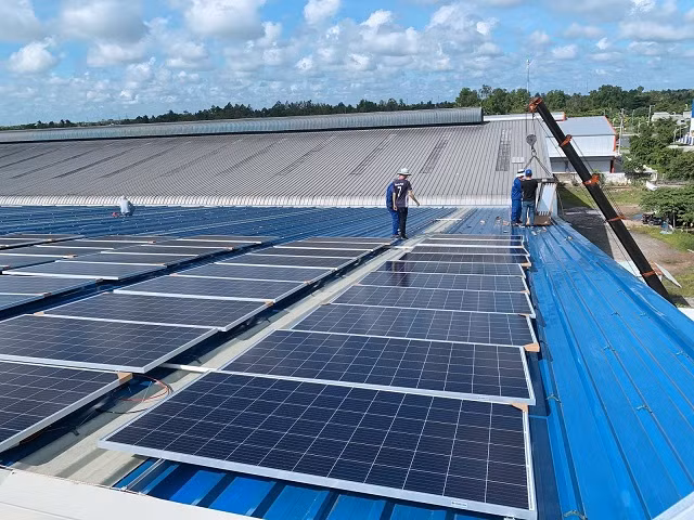 Không nên phát triển ồ ạt điện mặt trời mái nhà