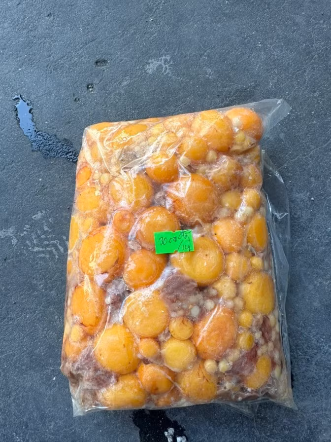 Sản phẩm tràng trứng đông lạnh được bán với giá rất rẻ Sản phẩm tràng trứng đông lạnh được bán với giá rất rẻ