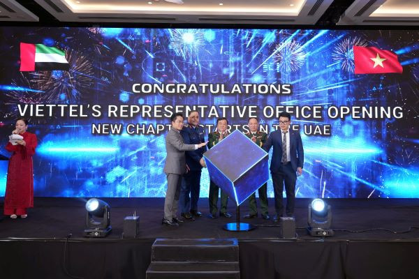 Viettel mở văn phòng đại diện tại UAE Viettel mở văn phòng đại diện tại UAE