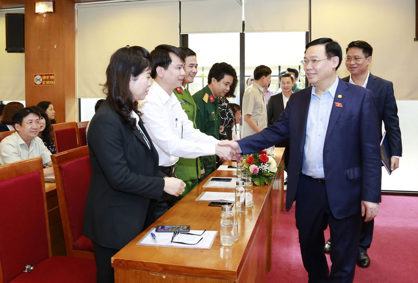 Bí thư Thành ủy Hà Nội, Trưởng đoàn Đại biểu Quốc hội thành phố Hà Nội với các cử tri