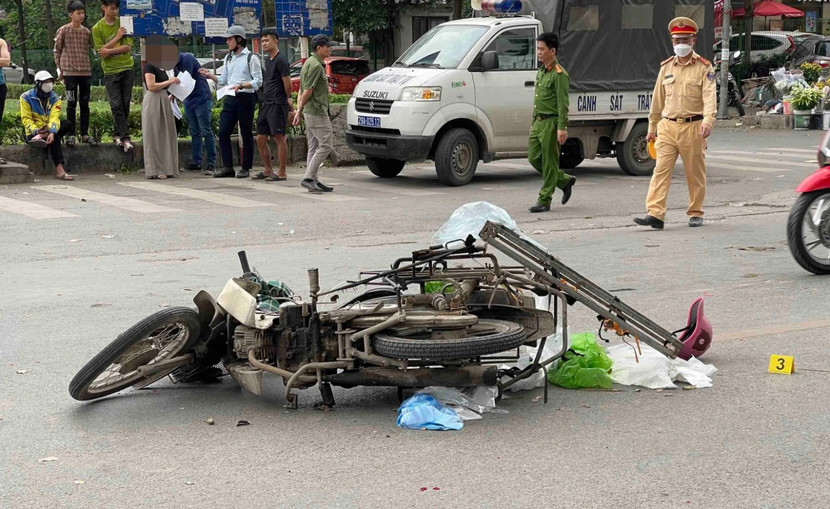 Lực lượng chức năng ngay lập tức có mặt tại hiện trường Lực lượng chức năng ngay lập tức có mặt tại hiện trường