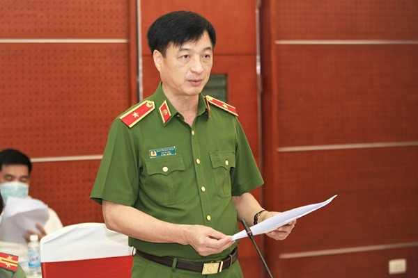 Thứ trưởng Bộ Công an Nguyễn Duy Ngọc báo cáo tại phiên họp UBTVQH