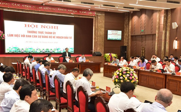 Quang cảnh buổi làm việc