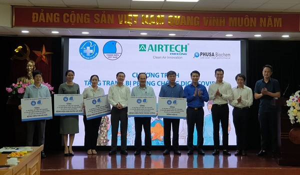 Trao tặng bộ thiết bị y tế phục vụ chống dịch Covid-19 cho 5 bệnh viện ở Hà Nội Trao tặng bộ thiết bị y tế phục vụ chống dịch Covid-19 cho 5 bệnh viện ở Hà Nội