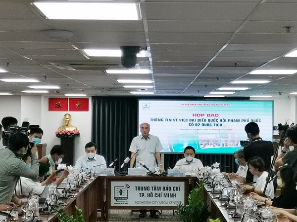 Trưởng Ban Tuyên giáo Thành ủy TP HCM chủ trì buổi họp báo Trưởng Ban Tuyên giáo Thành ủy TP HCM chủ trì buổi họp báo