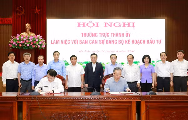 Lãnh đạo thành phố Hà Nội và Bộ KH&amp;ĐT ký biên bản ghi nhớ hợp tác