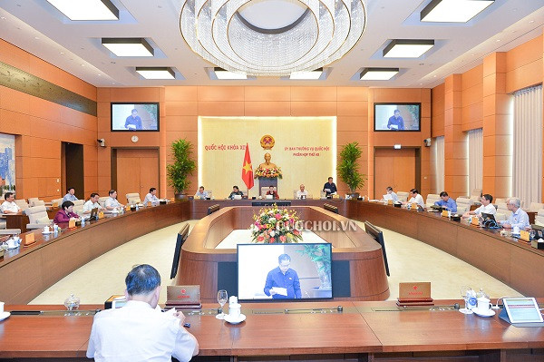 Quang cảnh phiên họp