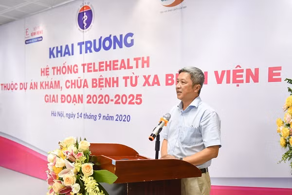 Thứ trưởng Bộ Y tế Nguyễn Trường Sơn phát biểu tại buổi lễ