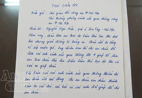 Không tìm được nơi trọ thi, mẹ con sĩ tử được CSGT đưa về trụ sở ở tạm ảnh 3