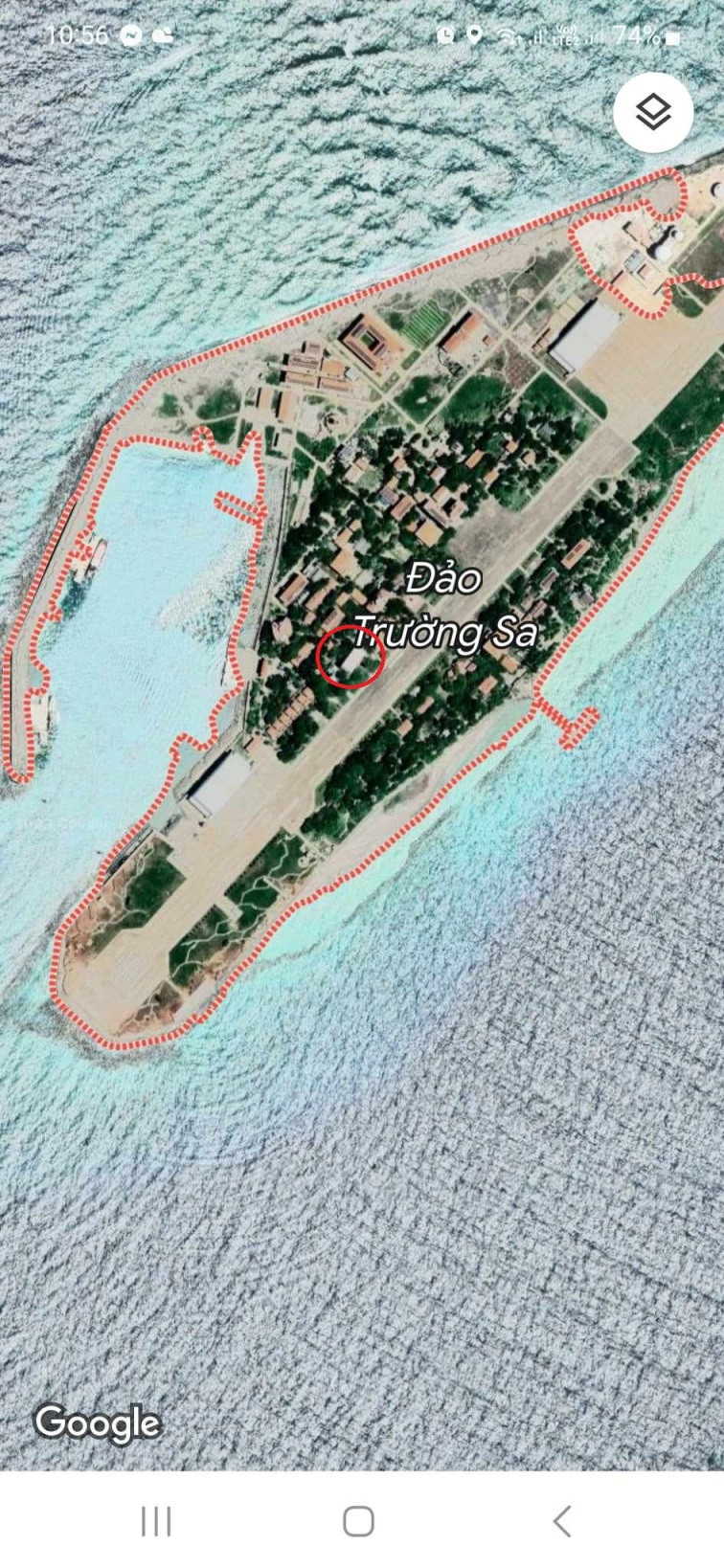 Hình ảnh hiển thị trên Google vệ tinh đã không còn cờ Tổ quốc Việt Nam (chỗ khoanh đỏ), ảnh chụp màn hình 11h ngày 11-7 Hình ảnh hiển thị trên Google vệ tinh đã không còn cờ Tổ quốc Việt Nam (chỗ khoanh đỏ), ảnh chụp màn hình 11h ngày 11-7