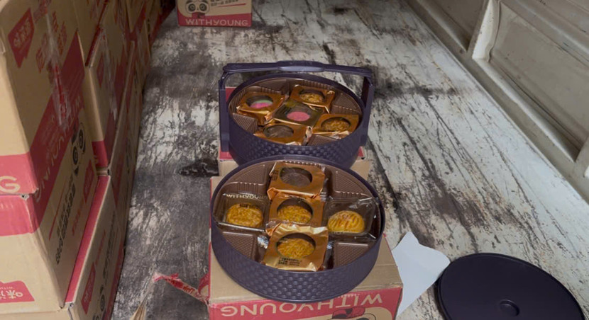 Những chiếc bánh này đều không có giấy tờ chứng minh nguồn gốc