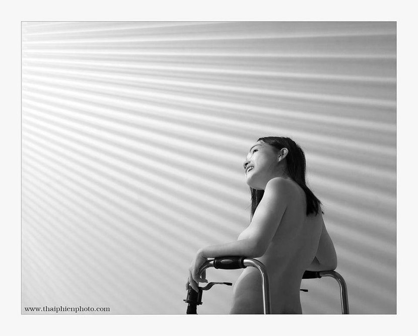 Bức ảnh khỏa thân của Trần Trà My Bức ảnh khỏa thân của Trần Trà My