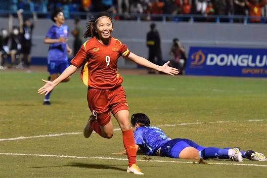 Bóng đá nữ Thái Lan (áo xanh) thất bại mục tiêu HCV sau trận chung kết thua chủ nhà Việt Nam Bóng đá nữ Thái Lan (áo xanh) thất bại mục tiêu HCV sau trận chung kết thua chủ nhà Việt Nam