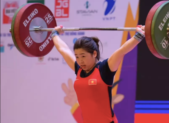 Hoàng Thị Duyên phá kỷ lục cử giật, bảo vệ HCV cử tạ hạng 59kg nữ SEA Games
