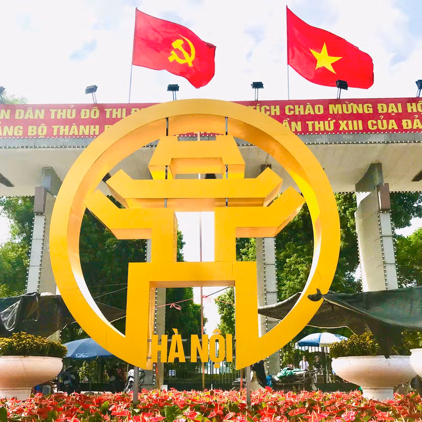 Hà Nội đã hoàn thành với khối lượng lớn công tác trang trí tuyên truyền, cổ động trực quan phục vụ Đại hội đại biểu toàn quốc lần thứ XIII của Đảng