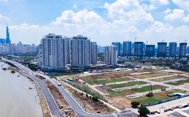 Nếu các chỉ tiêu vĩ mô năm 2021 được đảm bảo, dịch bệnh được kiểm soát, thị trường bất động sản sẽ phát triển ở mức cao hơn năm 2019 Nếu các chỉ tiêu vĩ mô năm 2021 được đảm bảo, dịch bệnh được kiểm soát, thị trường bất động sản sẽ phát triển ở mức cao hơn năm 2019