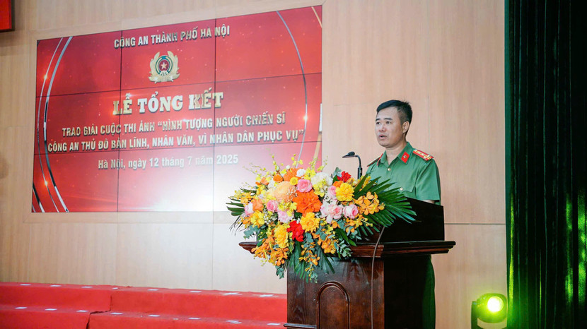 Đại tá Nguyễn Ngọc Quyền, Phó Bí thư Đảng ủy, Phó Giám đốc Công an thành phố Hà Nội phát biểu tại Lễ trao giải cuộc thi