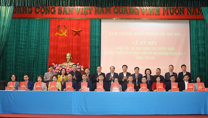 Ban Tuyên giáo 7 quận, huyện ủy và 7 cơ quan báo chí của Thành phố ký kết giao ước thi đua Ban Tuyên giáo 7 quận, huyện ủy và 7 cơ quan báo chí của Thành phố ký kết giao ước thi đua