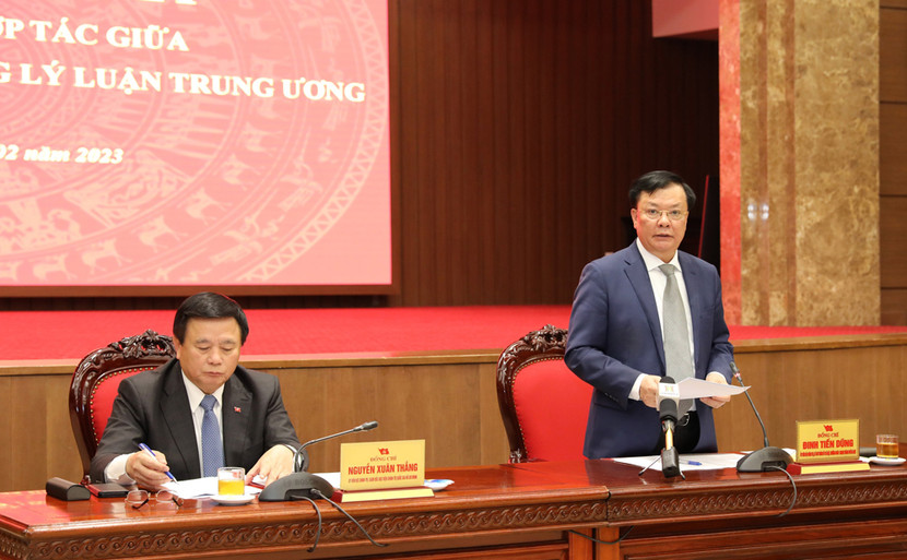 Bí thư Thành ủy Hà Nội Đinh Tiến Dũng phát biểu