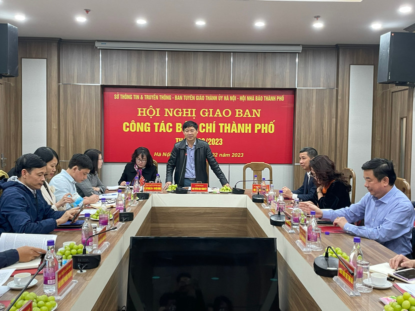 Phó Trưởng ban Thường trực Ban Tuyên giáo Thành ủy Hà Nội Phạm Thanh Học chủ trì hội nghị giao ban