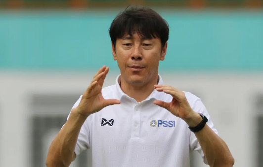 HLV Shin Tae-yong vẫn "trắng" danh hiệu từ khi dẫn dắt các đội tuyển Indonesia, chỉ hoà và thua các đại diện Việt Nam