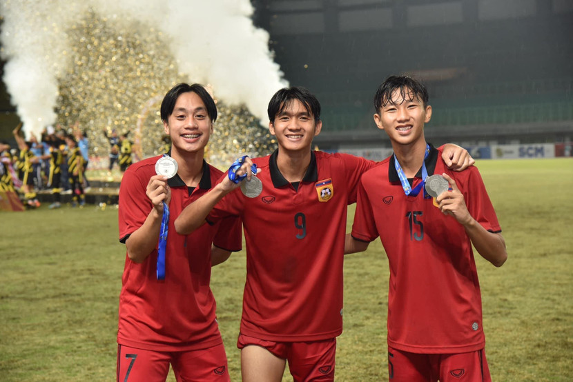 U19 Lào lần đầu giành á quân Đông Nam Á