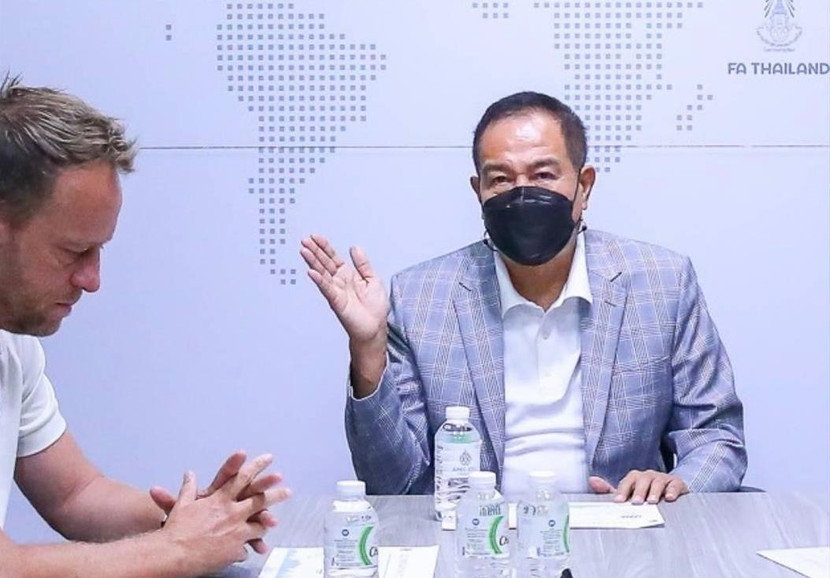 Chủ tịch FAT Somyot trong cuộc họp bàn chiến dịch dự Olympic Tokyo 2024, sáng 26-7 Chủ tịch FAT Somyot trong cuộc họp bàn chiến dịch dự Olympic Tokyo 2024, sáng 26-7