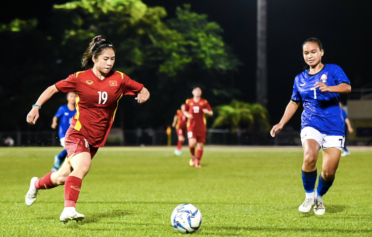 Tuyển nữ Việt Nam chơi cầm chừng vẫn thắng dễ Campuchia 3-0 trận ra quân