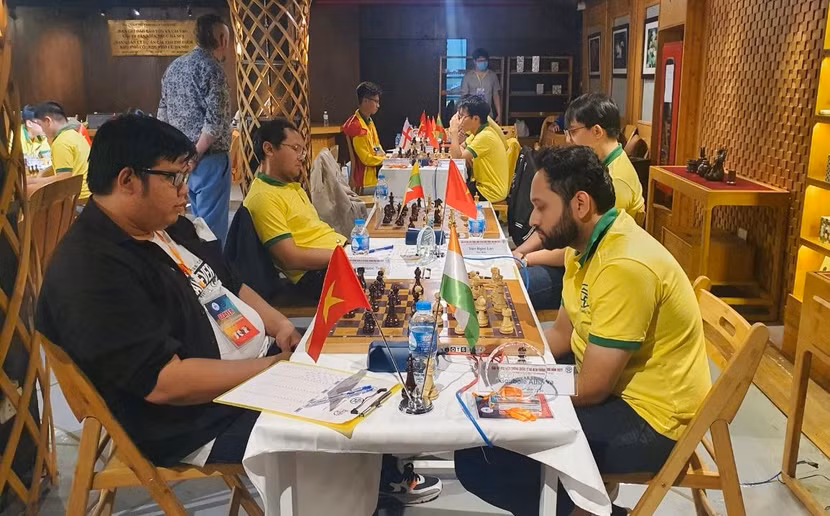 Các trận đấu đầu tiên trong ngày khai mạc giải cờ vua Kiện tướng quốc tế năm 2022