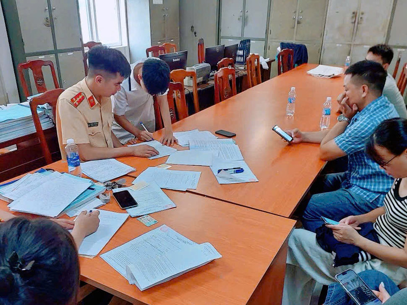 Việc các em học sinh vi phạm giao thông đặt ra bài toán về công tác quản lý của các gia đình và nhà trường