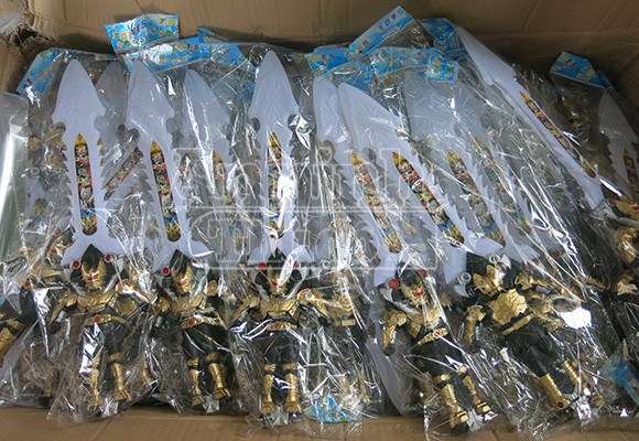 “Chặn đứng” một xe tải đồ chơi chưa kiểm định, từ Móng Cái về Hà Nội ảnh 7