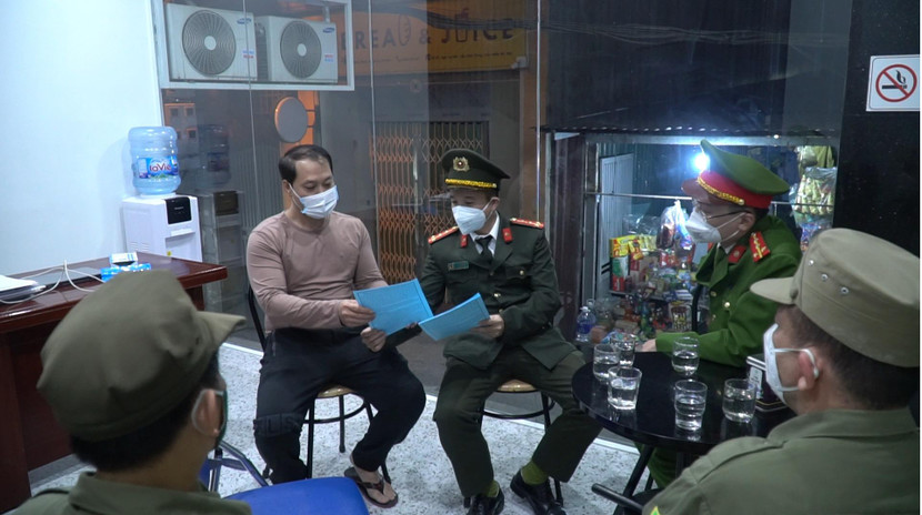 Công tác tuyên truyền người dân về phòng chống tội phạm luôn được Công an phường Dịch Vọng Hậu thực hiện