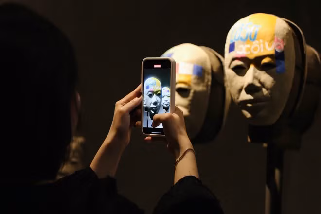 Tác phẩm mặt nạ tại trưng bày đã được sưu tầm hết.