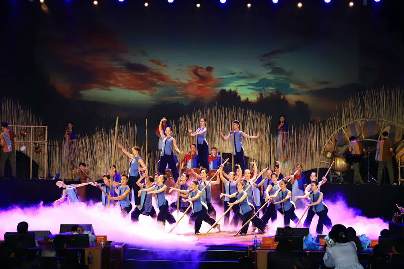 Tiết mục biểu diễn tại lễ khai mạc liên hoan Tiết mục biểu diễn tại lễ khai mạc liên hoan