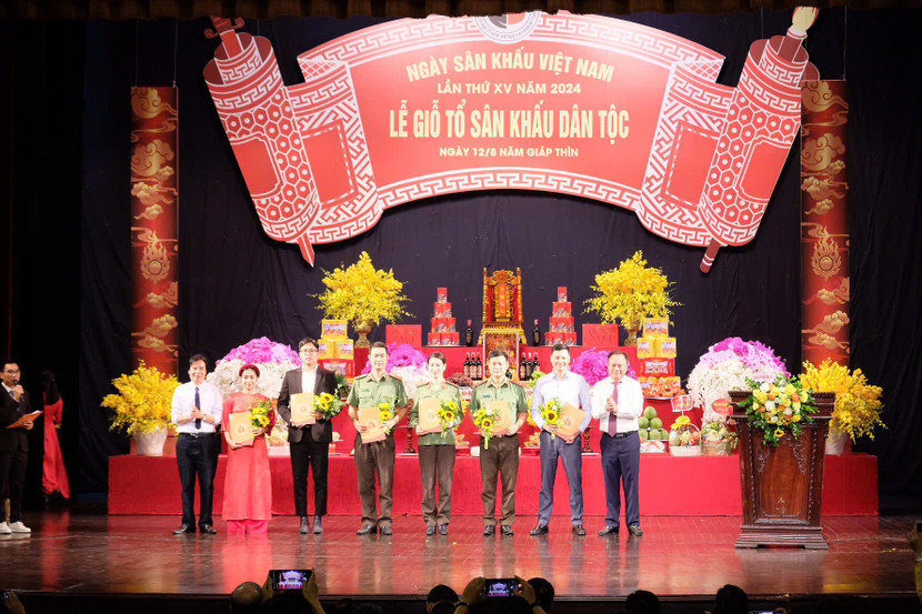 Hội Nghệ sĩ Sân khấu Việt Nam kết nạp hội viên mới Hội Nghệ sĩ Sân khấu Việt Nam kết nạp hội viên mới