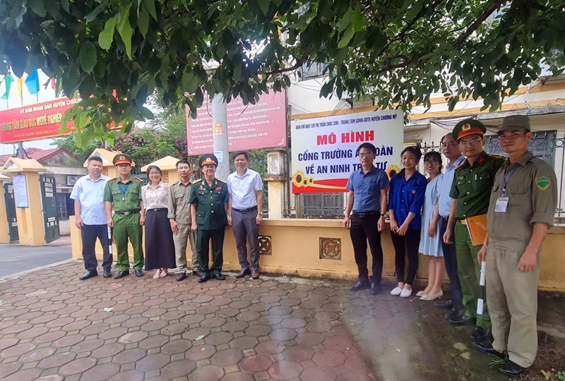 Xây dựng mô hình "Cổng trường an toàn về an ninh trật tự" có sự tham gia của cả hệ thống chính trị