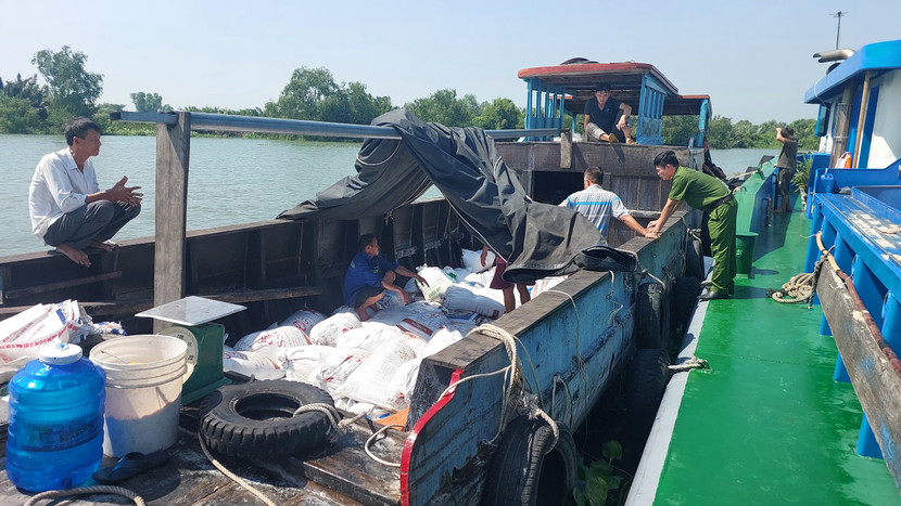 Các đối tượng lợi dụng kẽ hở trong hợp đồng vận chuyển để trộm cắp