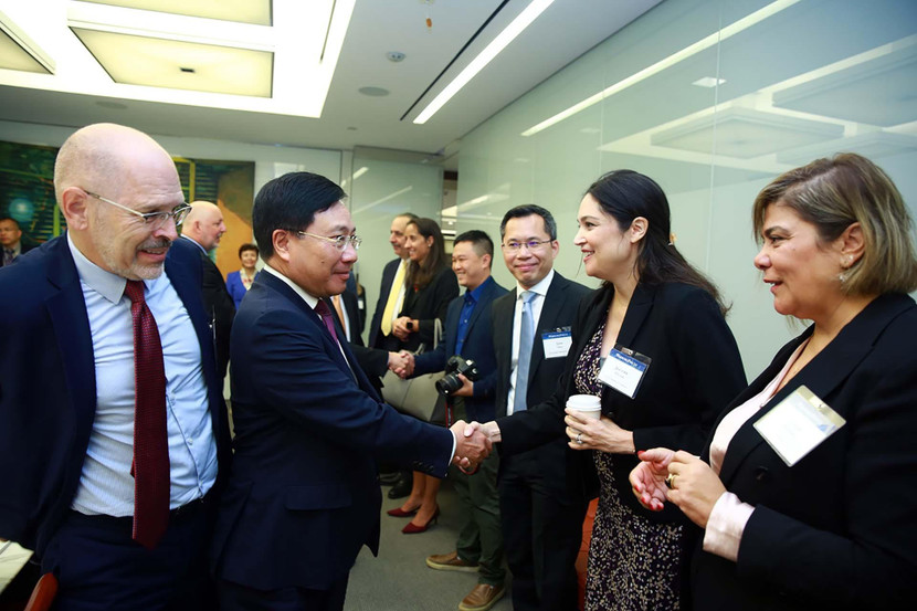 Phó Thủ tướng Thường trực Chính phủ Phạm Bình Minh tới dự tọa đàm do cộng đồng doanh nghiệp Mỹ tổ chức