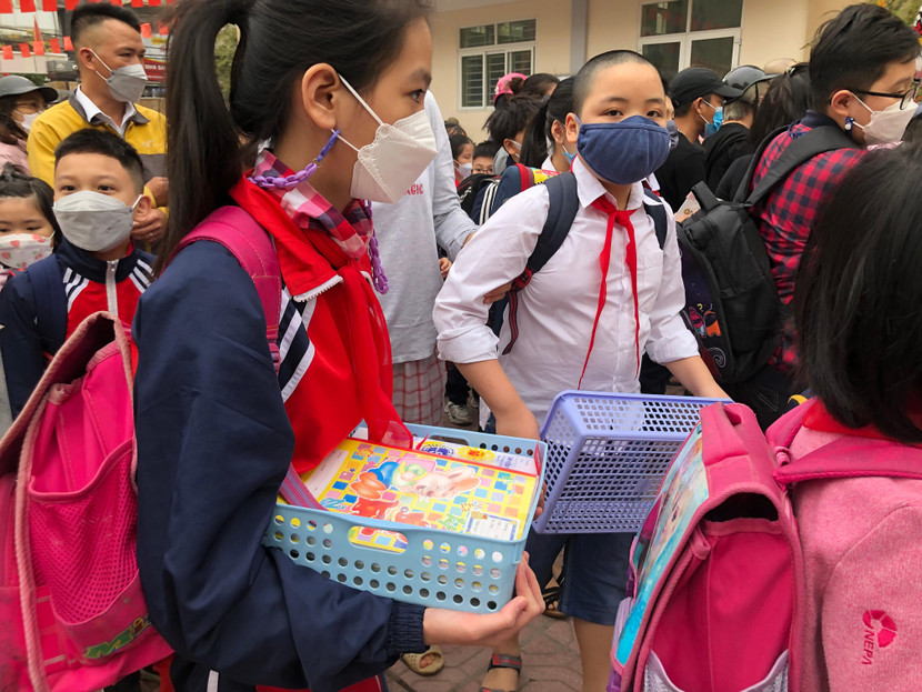 Đầu năm học mới, phụ huynh phải đối mặt với nhiều khoản chi mua sắm sách vở, đồng phục, đồ dùng thiết yếu Đầu năm học mới, phụ huynh phải đối mặt với nhiều khoản chi mua sắm sách vở, đồng phục, đồ dùng thiết yếu