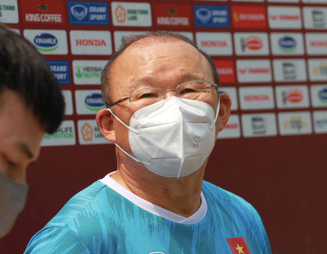 HLV Park Hang-seo chia sẻ với truyền thông ngày 8-4 HLV Park Hang-seo chia sẻ với truyền thông ngày 8-4