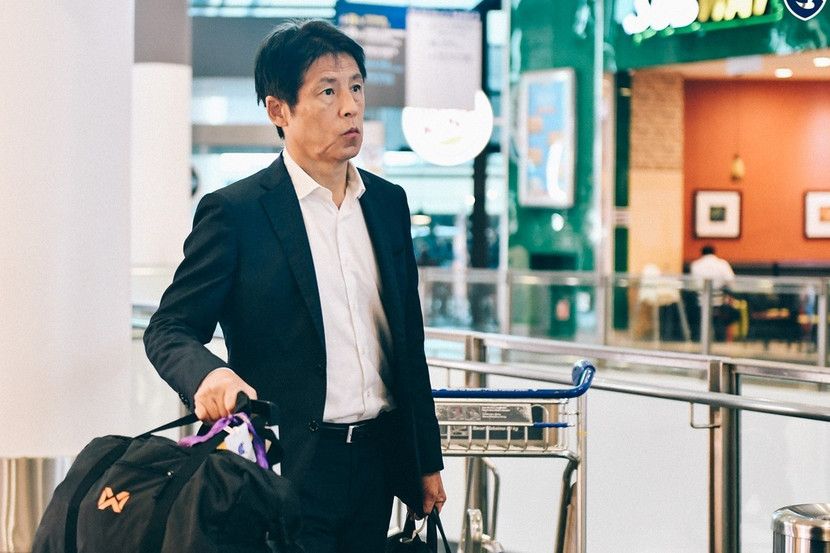 HLV Nishino sẽ cách ly 14 ngày trước khi đi dự khán Thai-League vào tháng 9 HLV Nishino sẽ cách ly 14 ngày trước khi đi dự khán Thai-League vào tháng 9