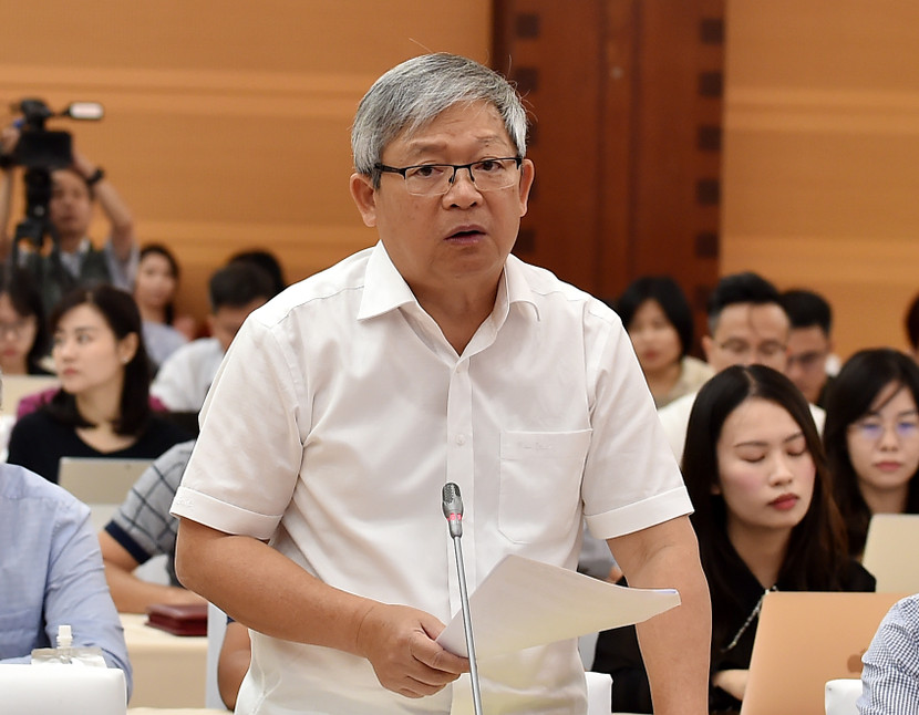 Thiếu tướng Hoàng Anh Tuyên trả lời báo chí