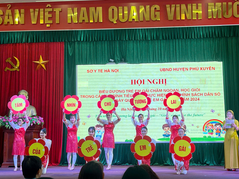 Hội nghị nhằm biểu dương trẻ em gái Hội nghị nhằm biểu dương trẻ em gái