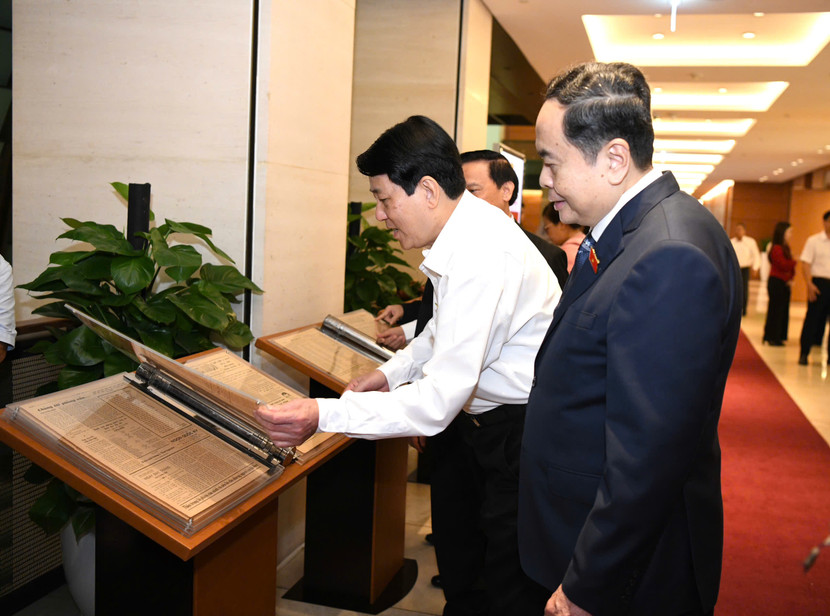 Chủ tịch nước Lương Cường dự triển lãm “Nhật báo Quốc hội” Chủ tịch nước Lương Cường dự triển lãm “Nhật báo Quốc hội”