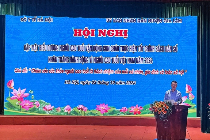 Cục trưởng Cục Dân số Lê Thanh Dũng phát biểu tại hội nghị