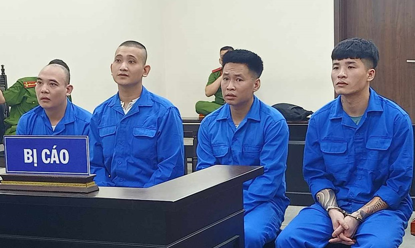 Các bị cáo trong vụ án bị đưa ra xét xử tại tòa. Các bị cáo trong vụ án bị đưa ra xét xử tại tòa.