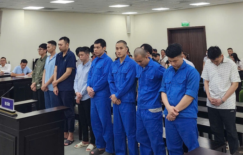 Các bị cáo trong đường dây "chạy án" cho ông "trùm" hóa đơn bị đưa ra xét xử.