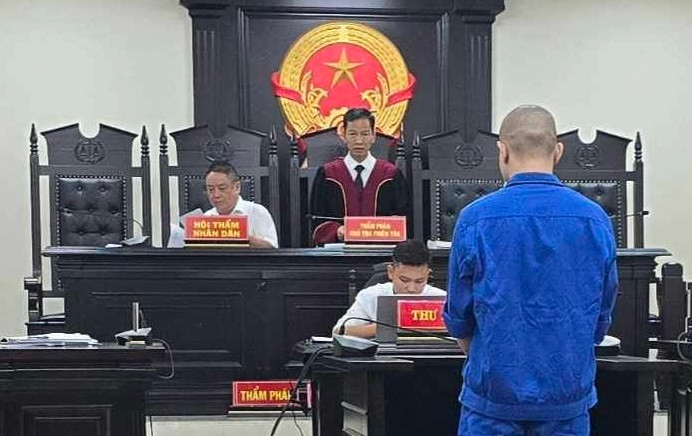 Phiên tòa xét xử Lê Công Hùng